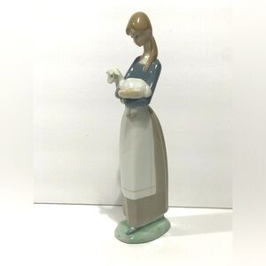 Lladro Figurine Girl With Lamb Handmade in Spain Signed 10.5”